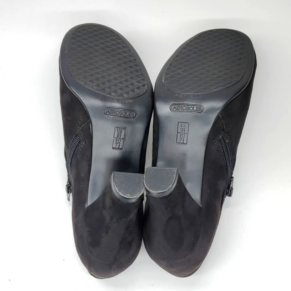 Aerosoles Heelrest Starring Role Black Faux Suede Ankle Booties EUC